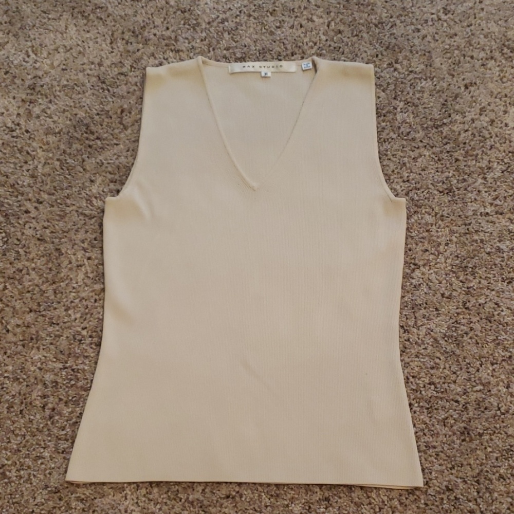 Nice tank top, nice material